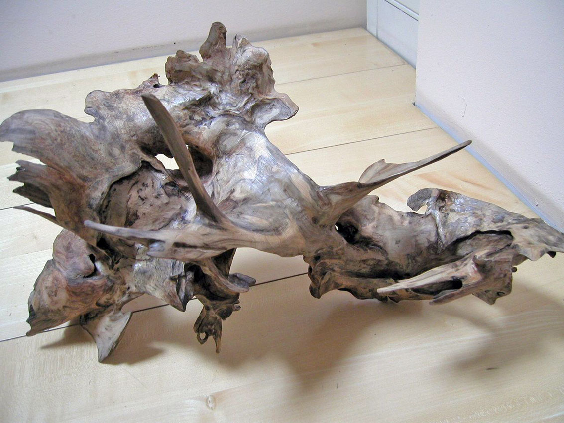 Naturholz-Skulptur